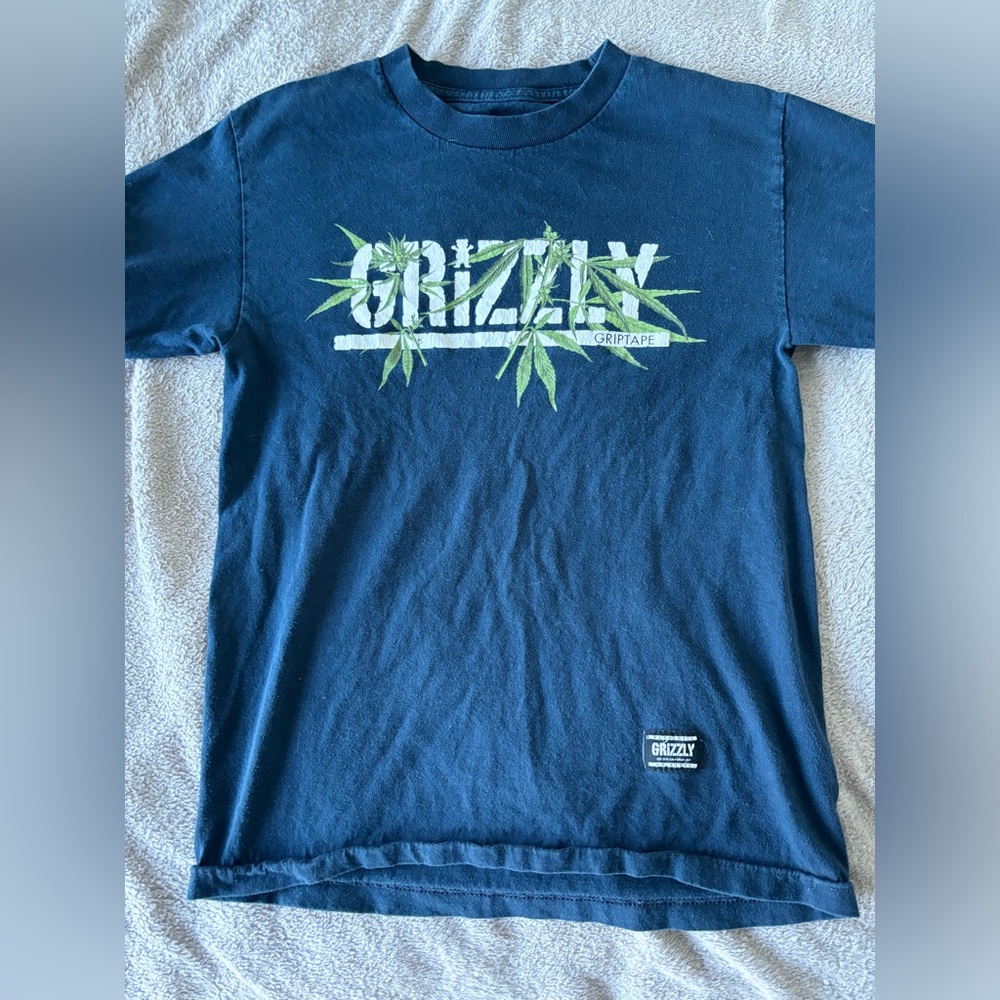 Grizzly Navy Graphic Women's Tee